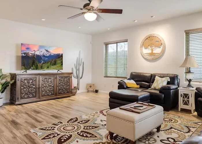 Apartment Family Getaway With Pool & Pet Friendly *