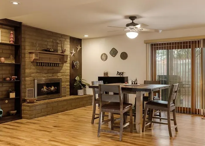 Apartment Family Getaway With Pool & Pet Friendly