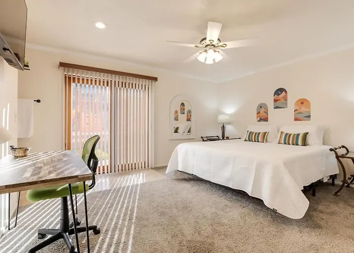 Family Getaway With Pool & Pet Friendly Apartment
