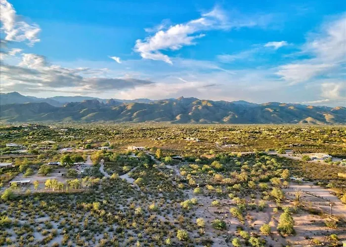 Family Getaway With Pool & Pet Friendly Apartment *