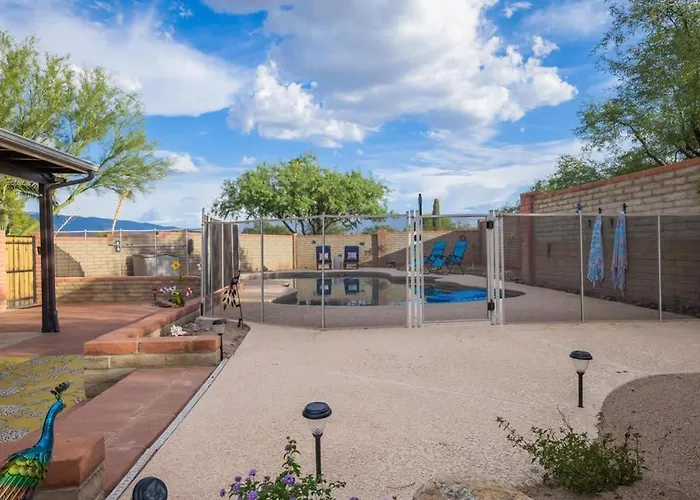 Apartment Family Getaway With Pool & Pet Friendly