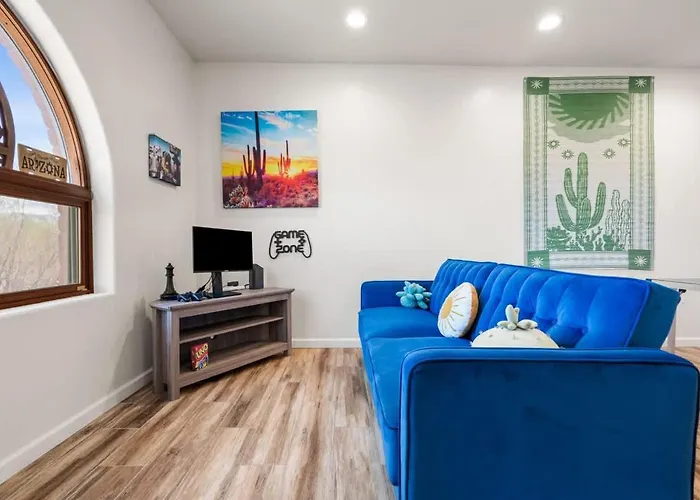 Family Getaway With Pool & Pet Friendly Apartment *