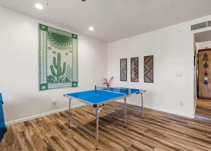 Family Getaway With Pool & Pet Friendly Apartment Tucson