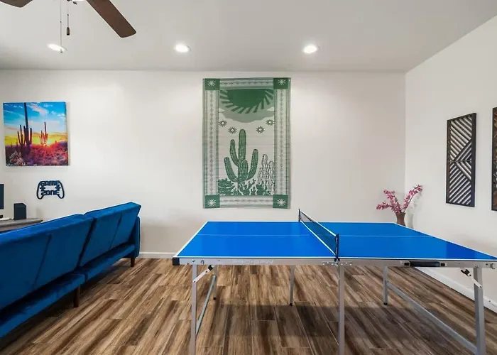 Family Getaway With Pool & Pet Friendly Apartment *
